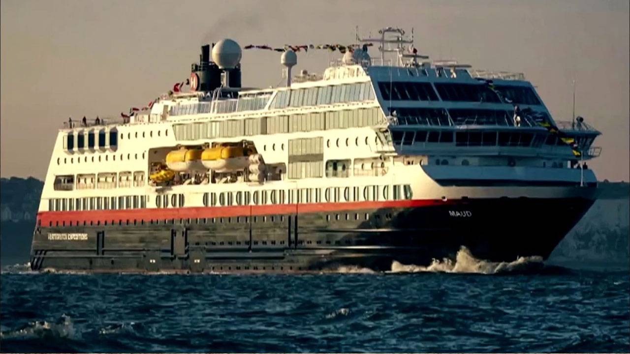 Cruise Ship Wave, Norwegian Cruise Ship, Royal Caribbean Cruise Ship Hit by Wave NAYAG Scoop