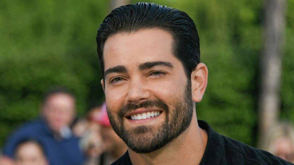 Actor Jesse Metcalfes Net Worth