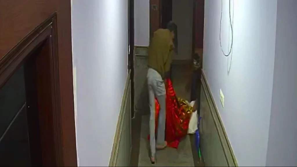 Divya Pahuja Cctv