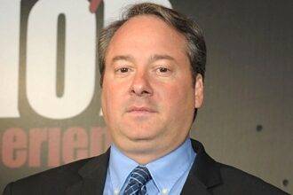 Jay Bloom Nationality