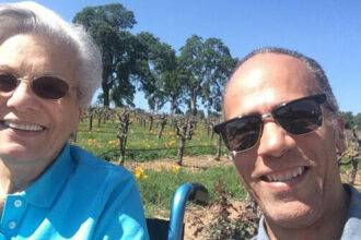 Lester Holt Parents