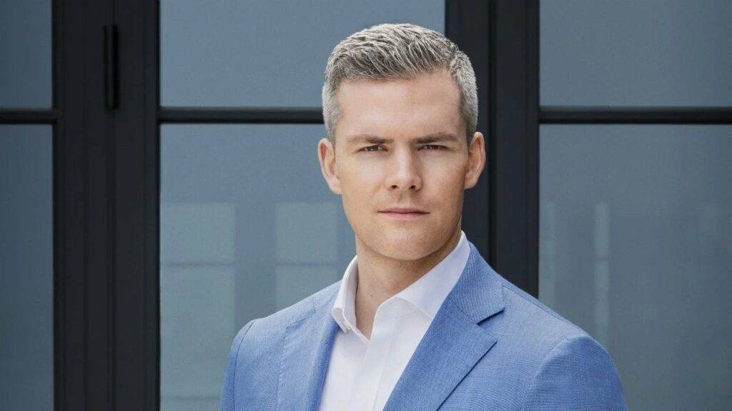 Ryan Serhant 1