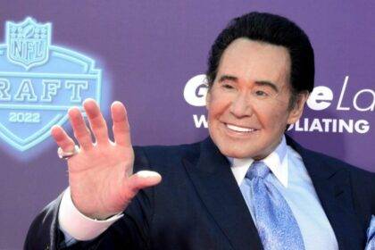 Wayne Newton Height