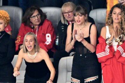 Taylor Swift And Ashley Avignone At The Super Bowl