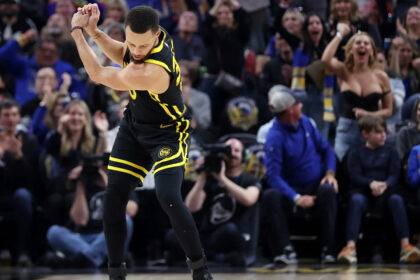 Steph Curry Golf Swing Photo Viral